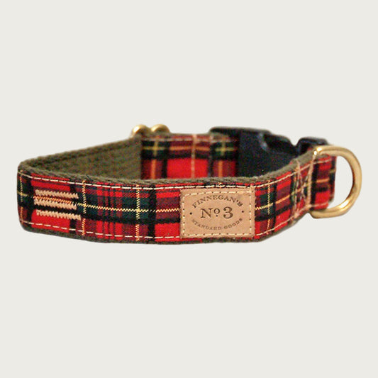 Traditional plaid dog collar in shades of red, black and dark green.