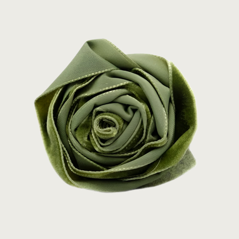 Hunter green velvet dog collar flower with green leaves.
