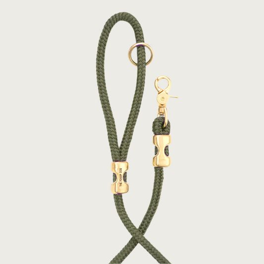 Alternate view of the Olive marine rope leash, showing a closeup of the handle and clasp sections.