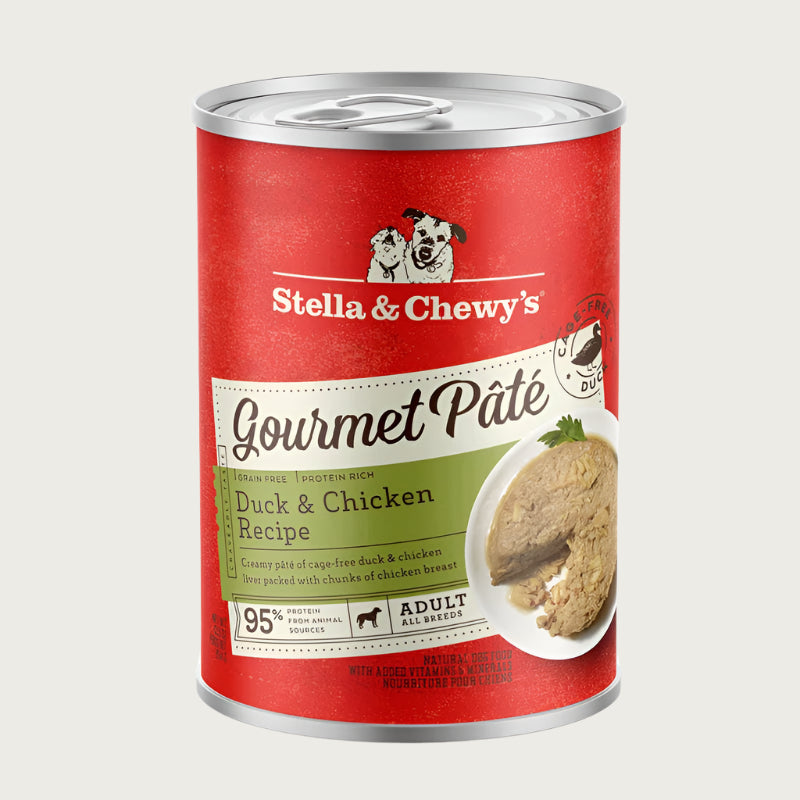 A 12.5 oz can of Stella & Chewy's Gourmet Pate Duck & Chicken Recipe for adult dogs. Grain free and protein rich, creamy pate of cage-free-duck & chicken liver packed with chunks of chicken breast.